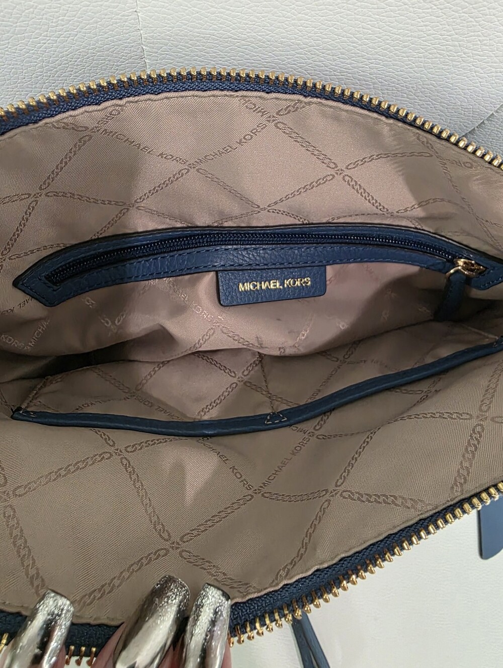 Michael Kors Set - Picture 8 of 9